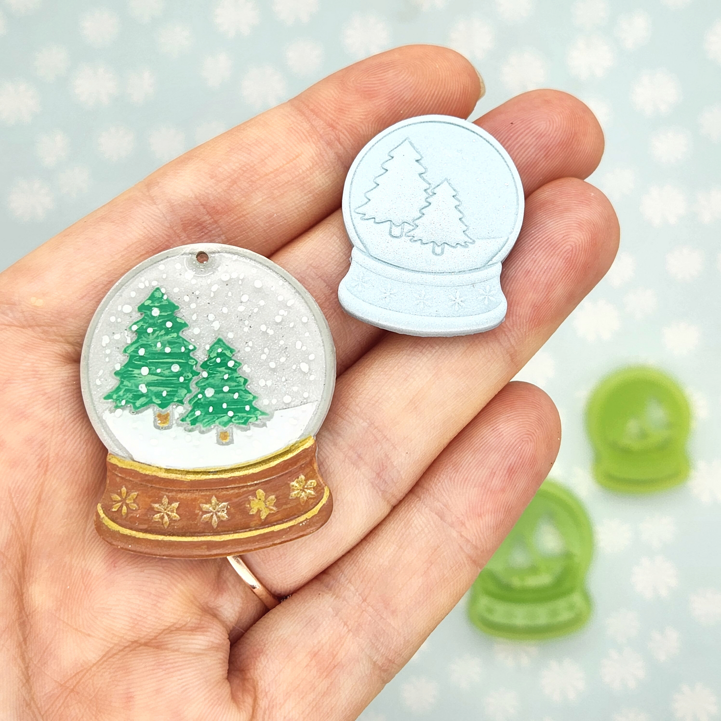 Winter Snow Globe Details, Pattern, Design for Christmas Crafts