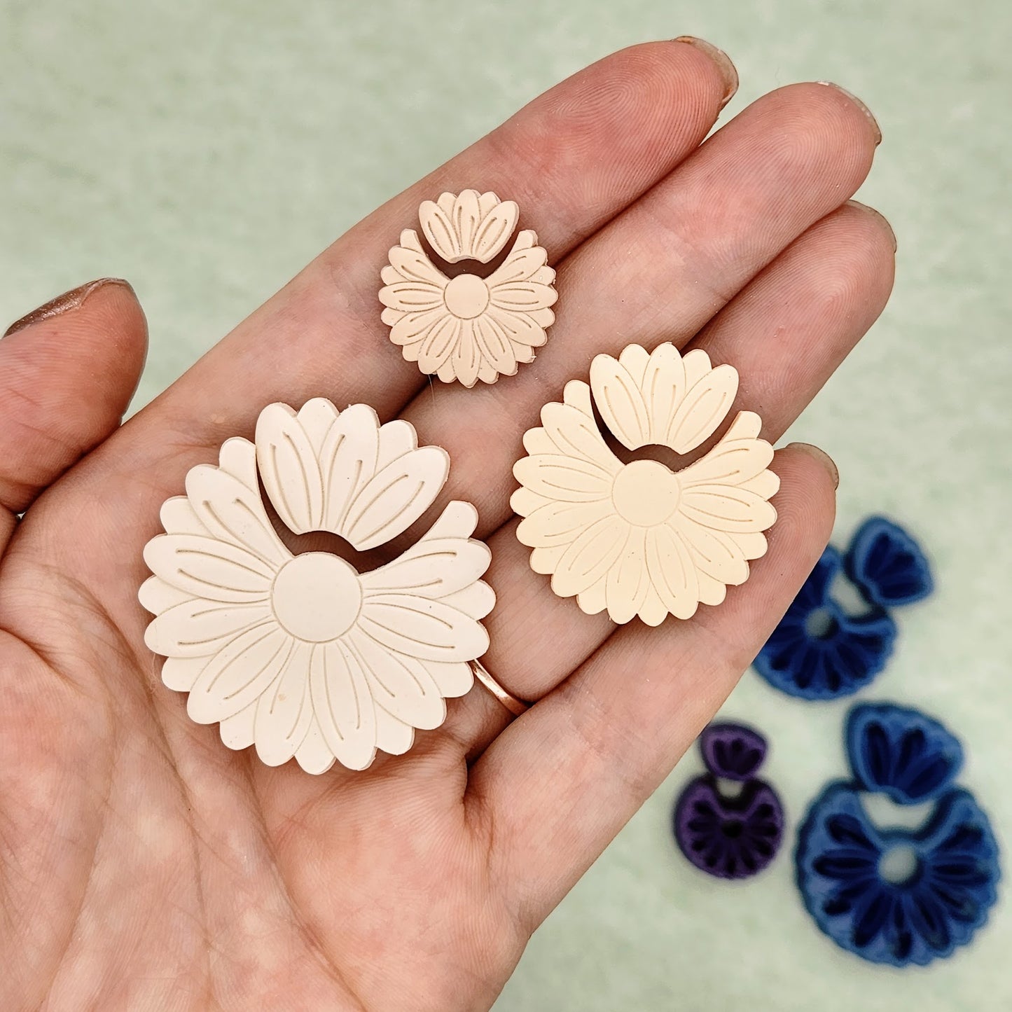 Daisy with Petal Stud Set