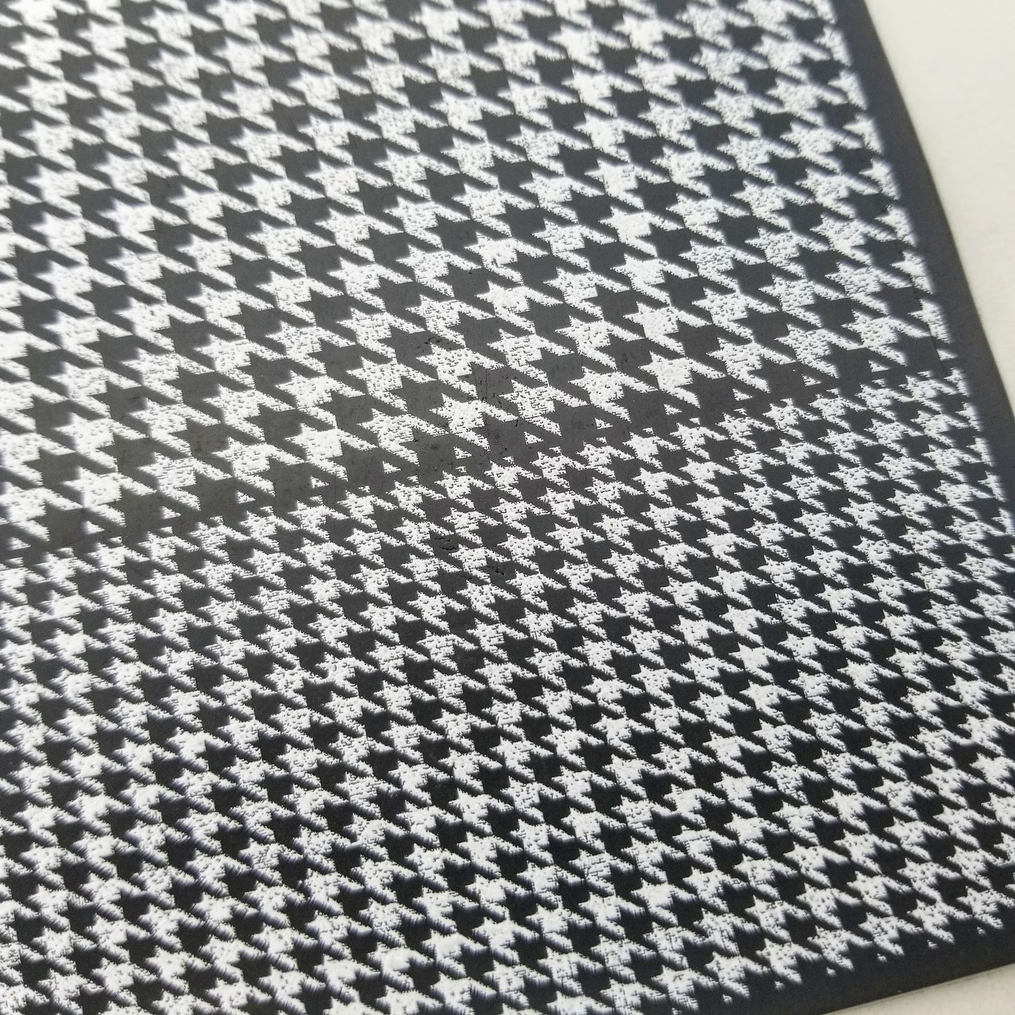 Houndstooth Silk Screen