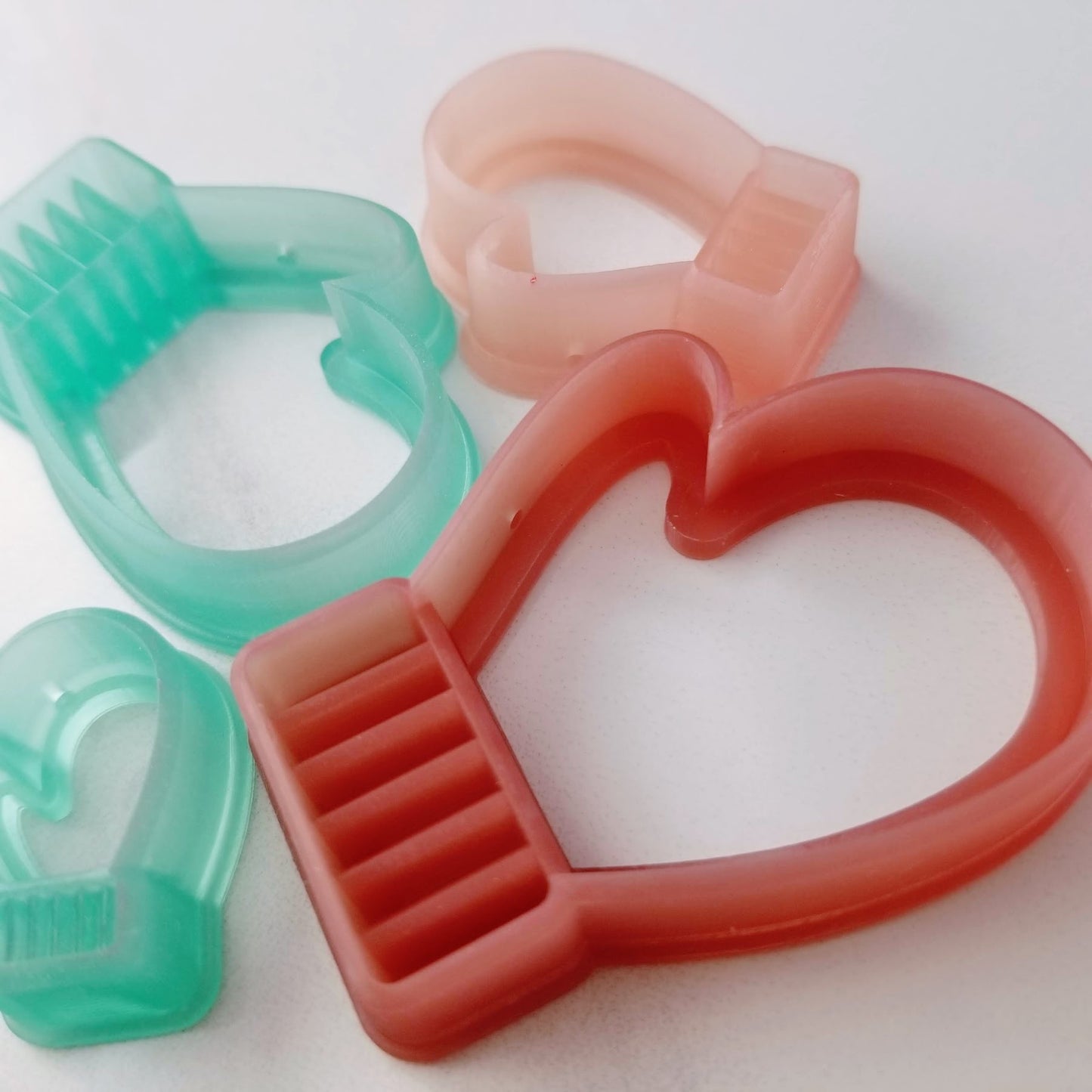 Mittens - Mirrored Pair