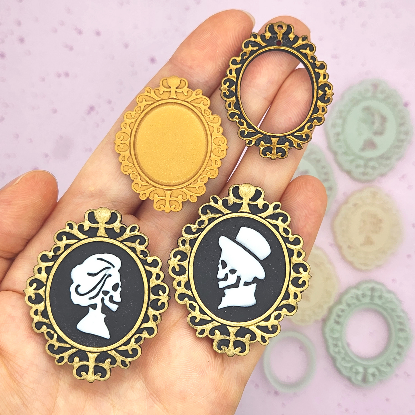 Skeleton Cameos & Frame