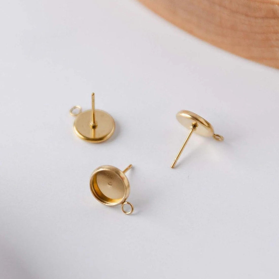 Gold Stainless Steel Bezel Studs with Connector Loop - Monarch Pine (10 Pieces)
