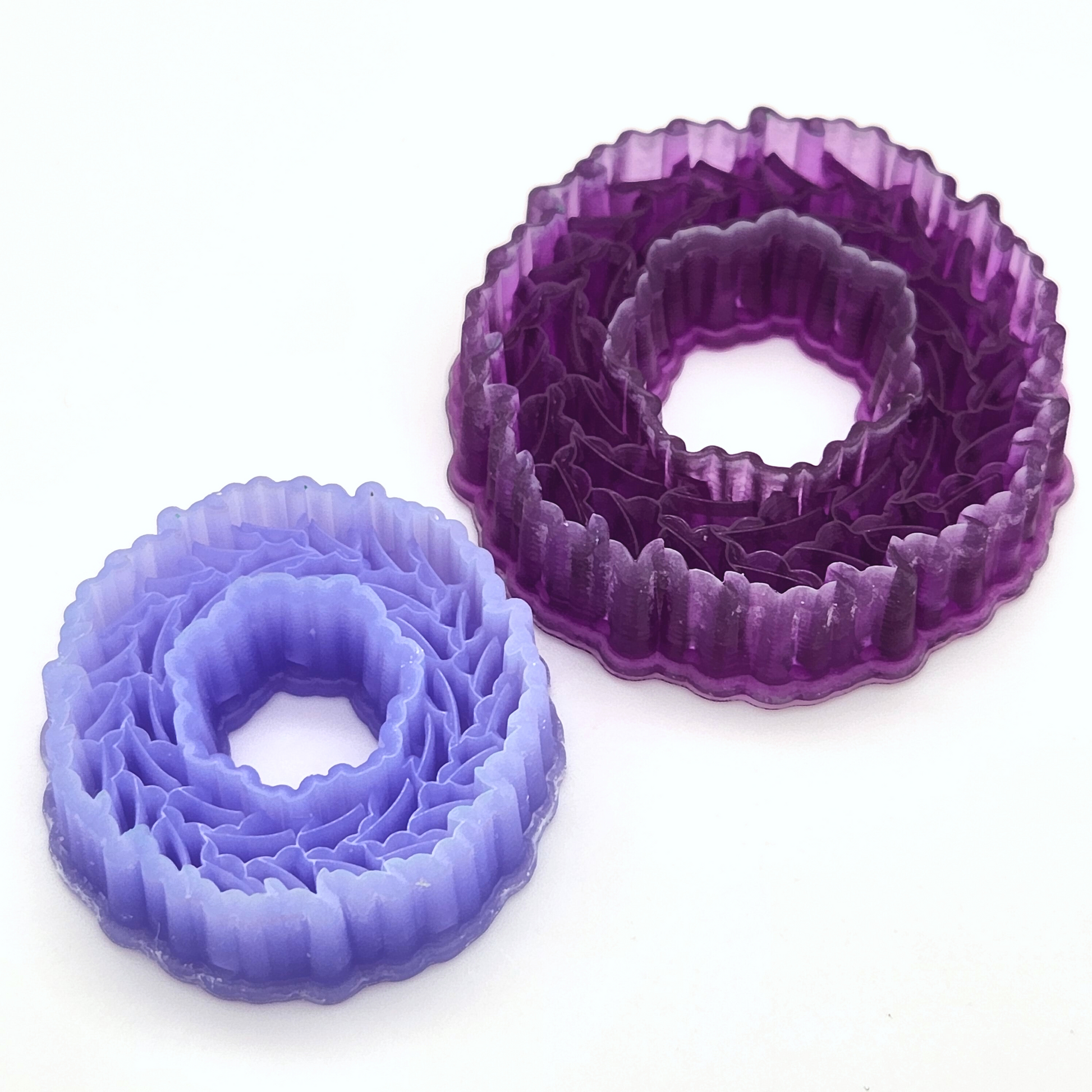 3D Printed Resin Holly Wreath Sharp Edge Polymer Clay Cutter